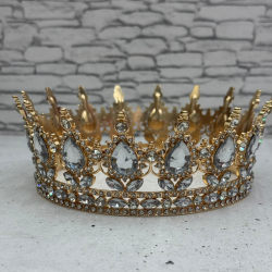 Изображение Корона для торта D 12 см золотая с белыми вставками